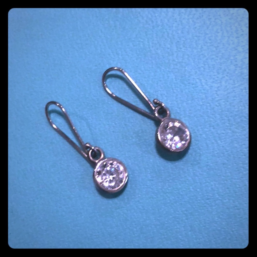 Drop earrings cubic zirconia & silver fish hook